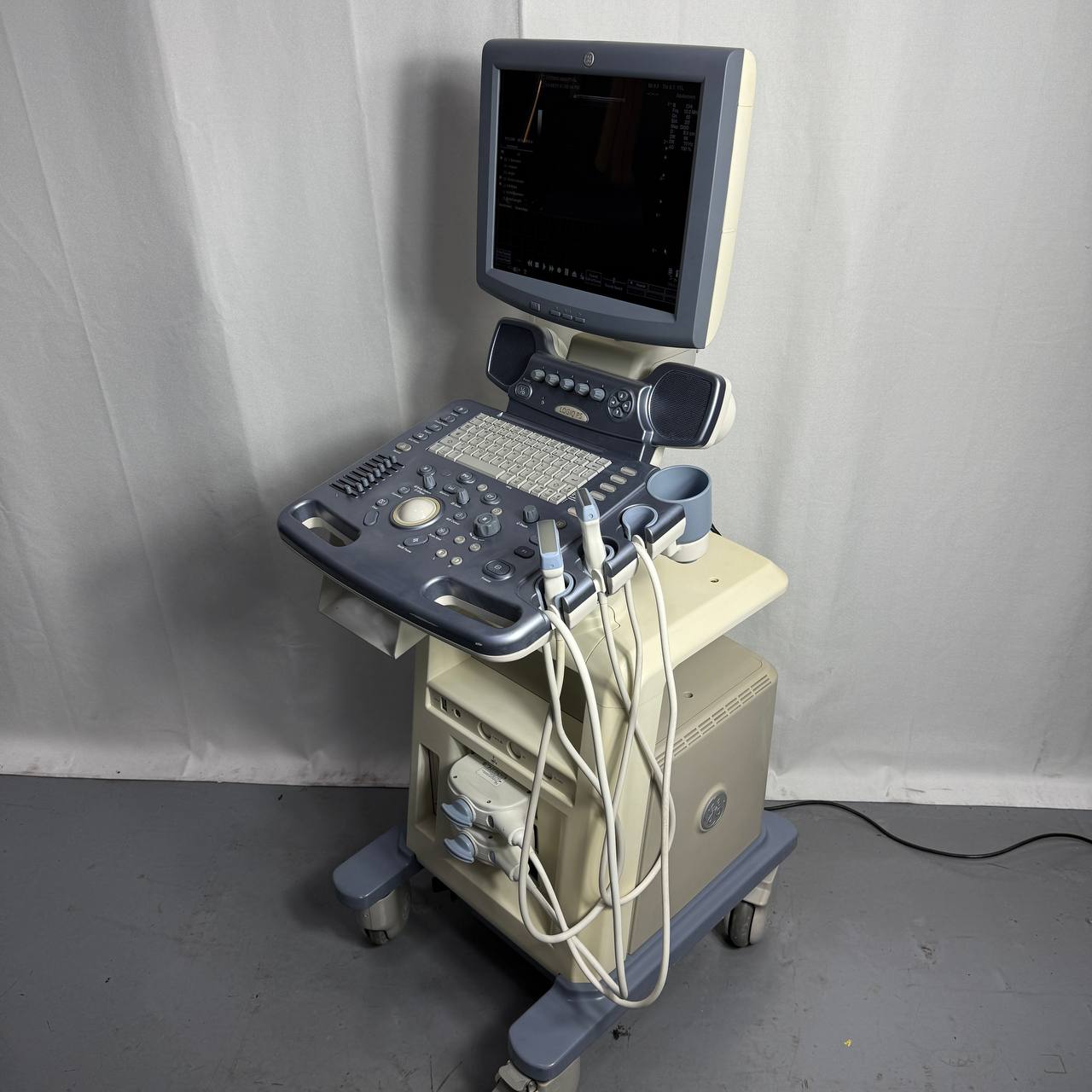GE헬스케어 LOGIQ P5 Ultrasound System - photo 8