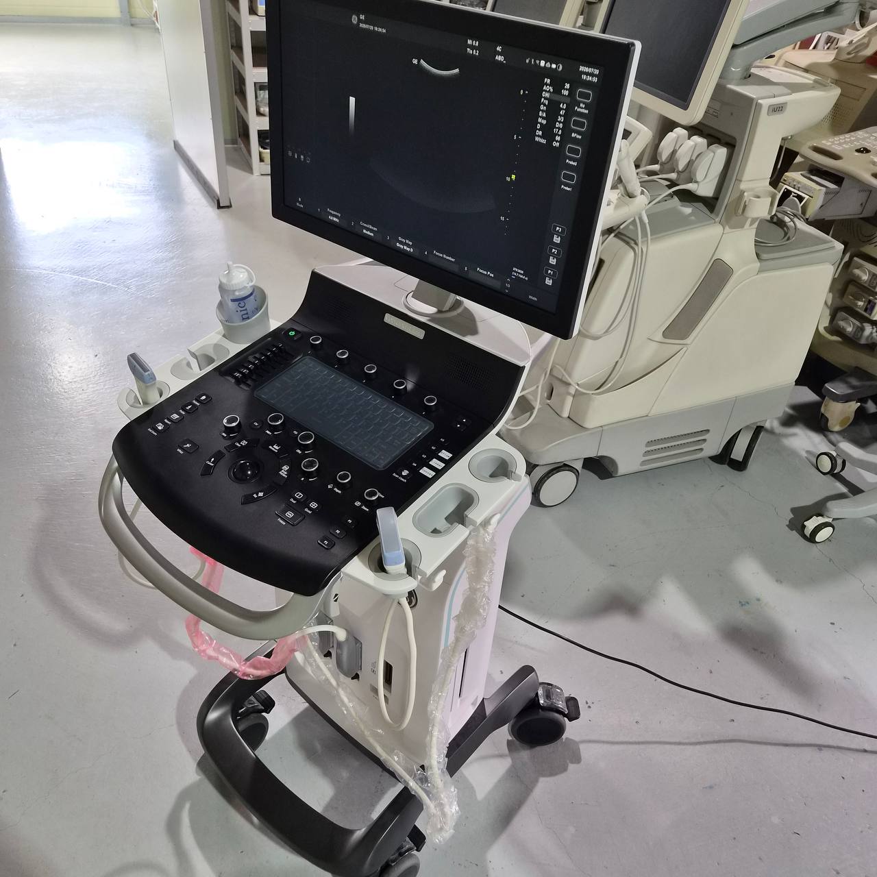 Used GE HealthCare Versana Balance (2021) Ultrasound Machine for Sale