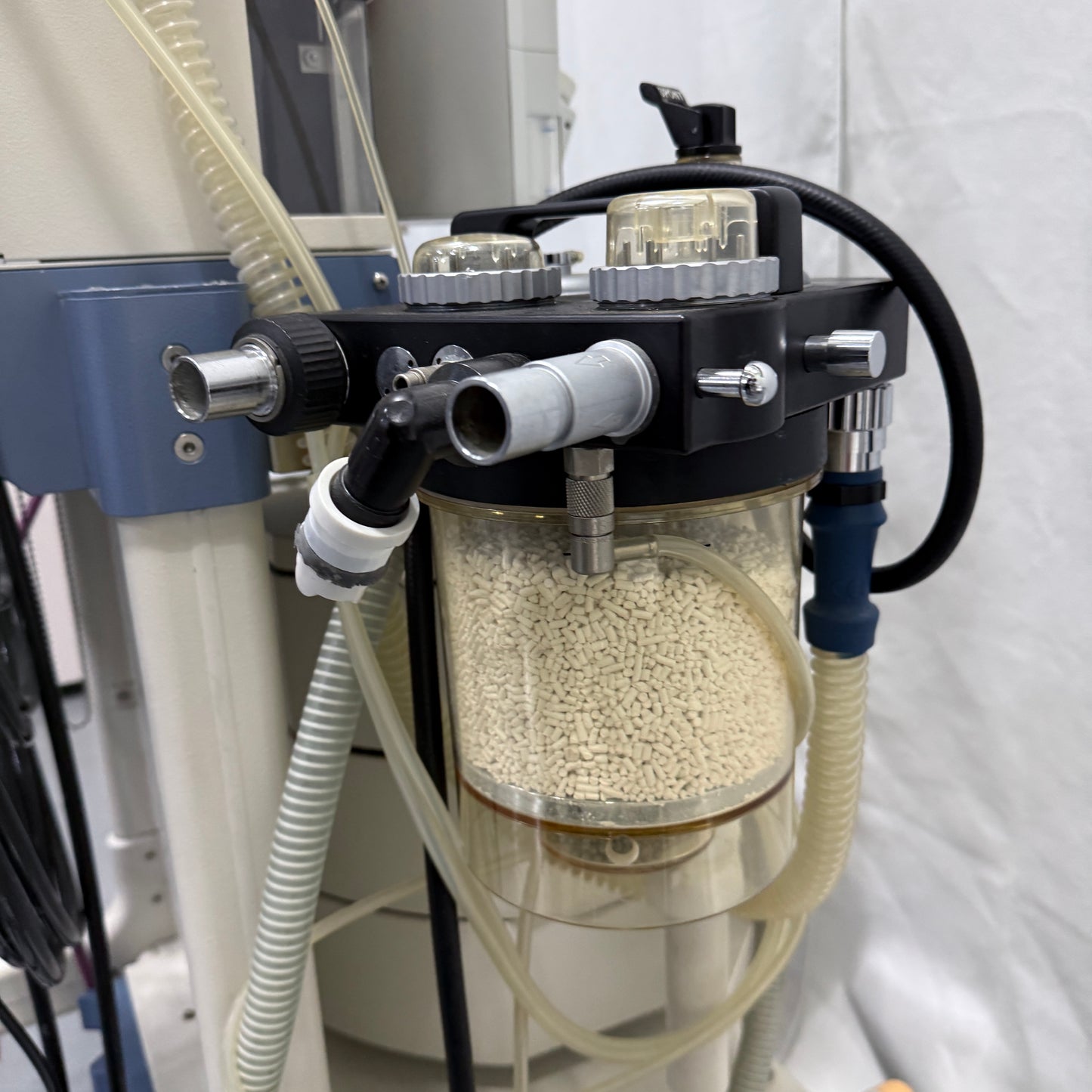 Used Drager Fabius Anesthesia Machine & Enflurane Vapor 2000 For Sale