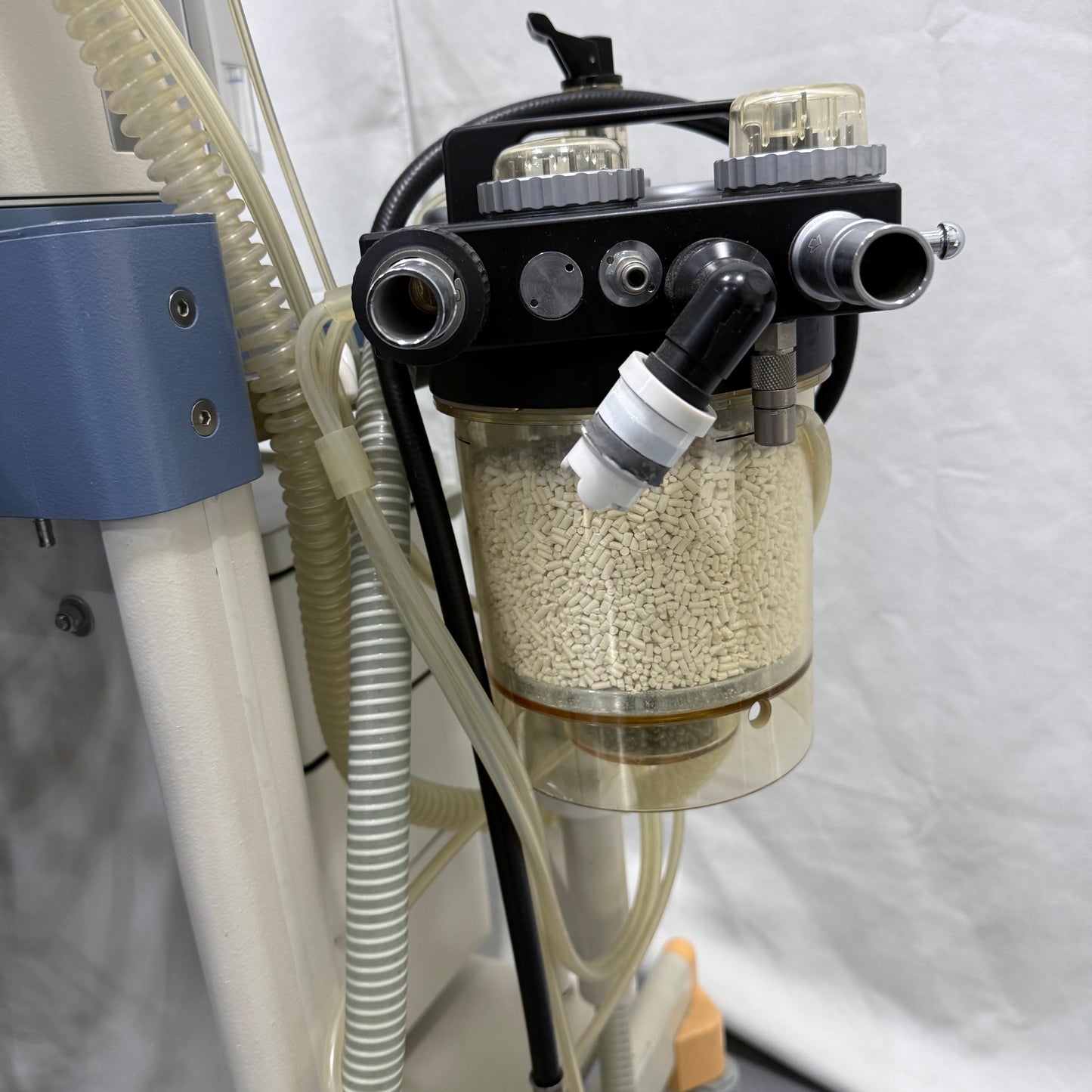 Used Drager Fabius Anesthesia Machine & Enflurane Vapor 2000 For Sale
